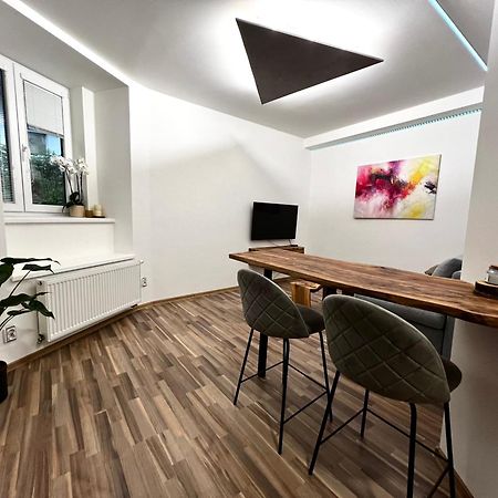 אולומוץ Palackeho Lobby Apartment מראה חיצוני תמונה